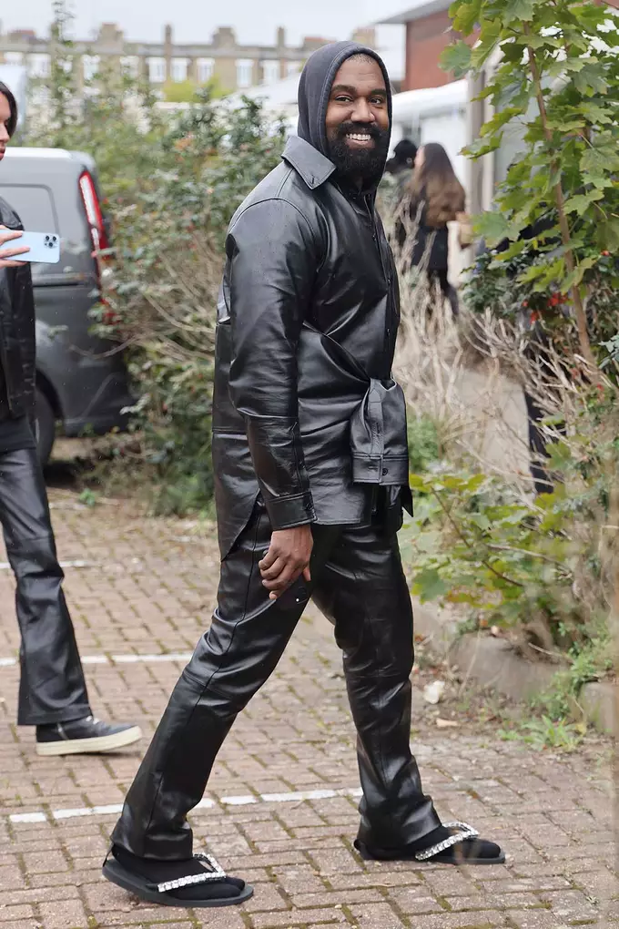 KANYE'S SOCKS & SANDALS ARE THE ONE THING WE CAN ALL DISAGREE ON