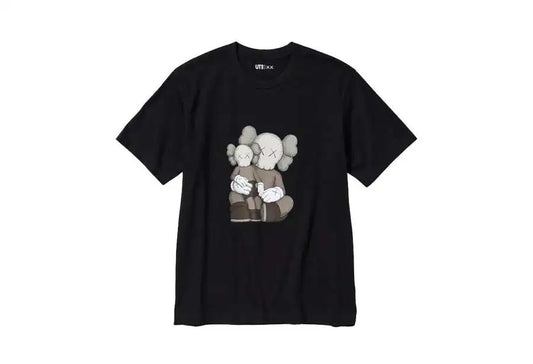 KAWS x Uniqlo UT GRAPHIC T-SHIRT Black (FW23) - Prism Hype KAWS KAWS x Uniqlo UT GRAPHIC T-SHIRT Black (FW23) KAWS XS