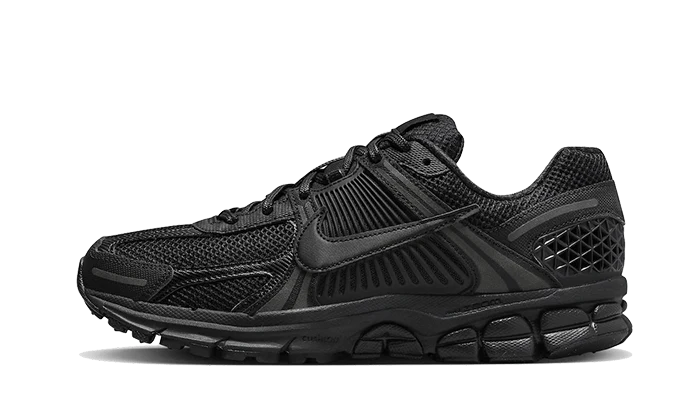 Nike Vomero 5 Triple Black - Prism Hype Nike Vomero 5 Nike Vomero 5 Triple Black Nike Vomero 5 35.5