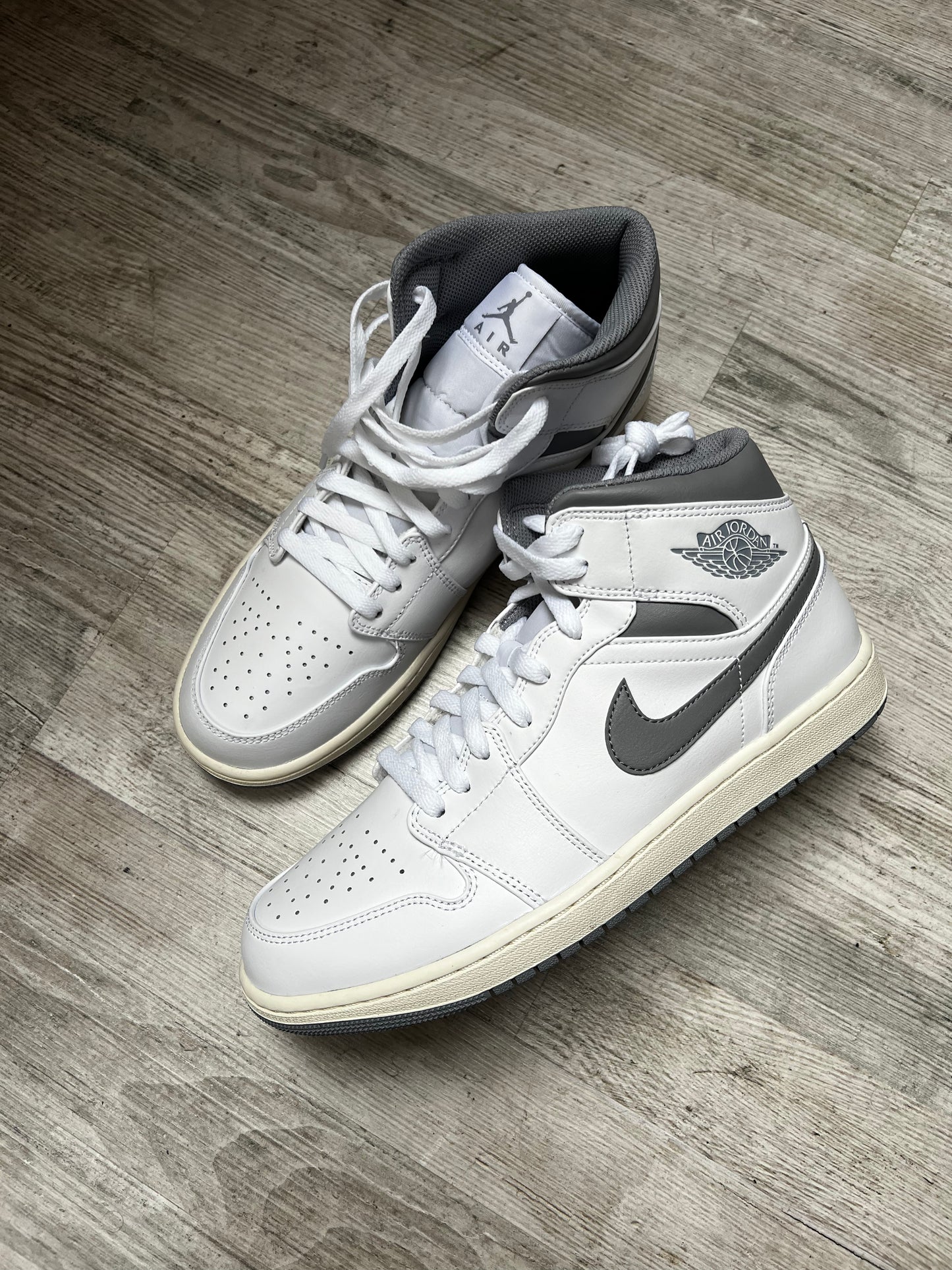 Air Jordan 1 Mid Vintage Grey - Prism Hype Jordan 1 Mid Air Jordan 1 Mid Vintage Grey Jordan 1 mid