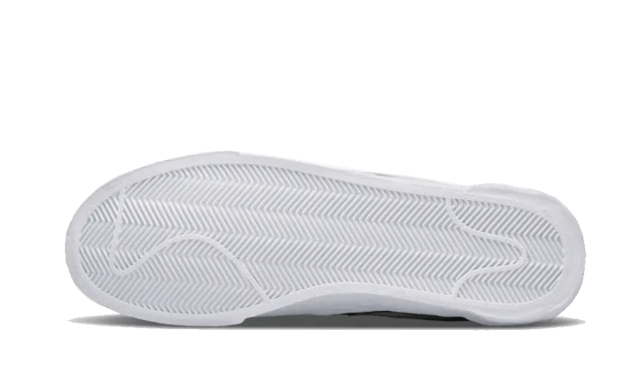 Nike Blazer Low Sacai White Patent - Prism Hype Nike X Sacai Nike Blazer Low Sacai White Patent Others