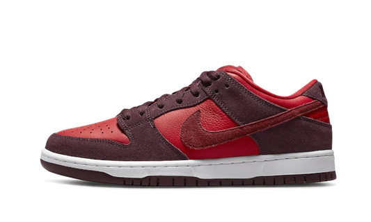 Air Jordan SB Dunk Low Cherry - Prism Hype Nike Dunk SB Low Air Jordan SB Dunk Low Cherry Nike SB dunk low 36