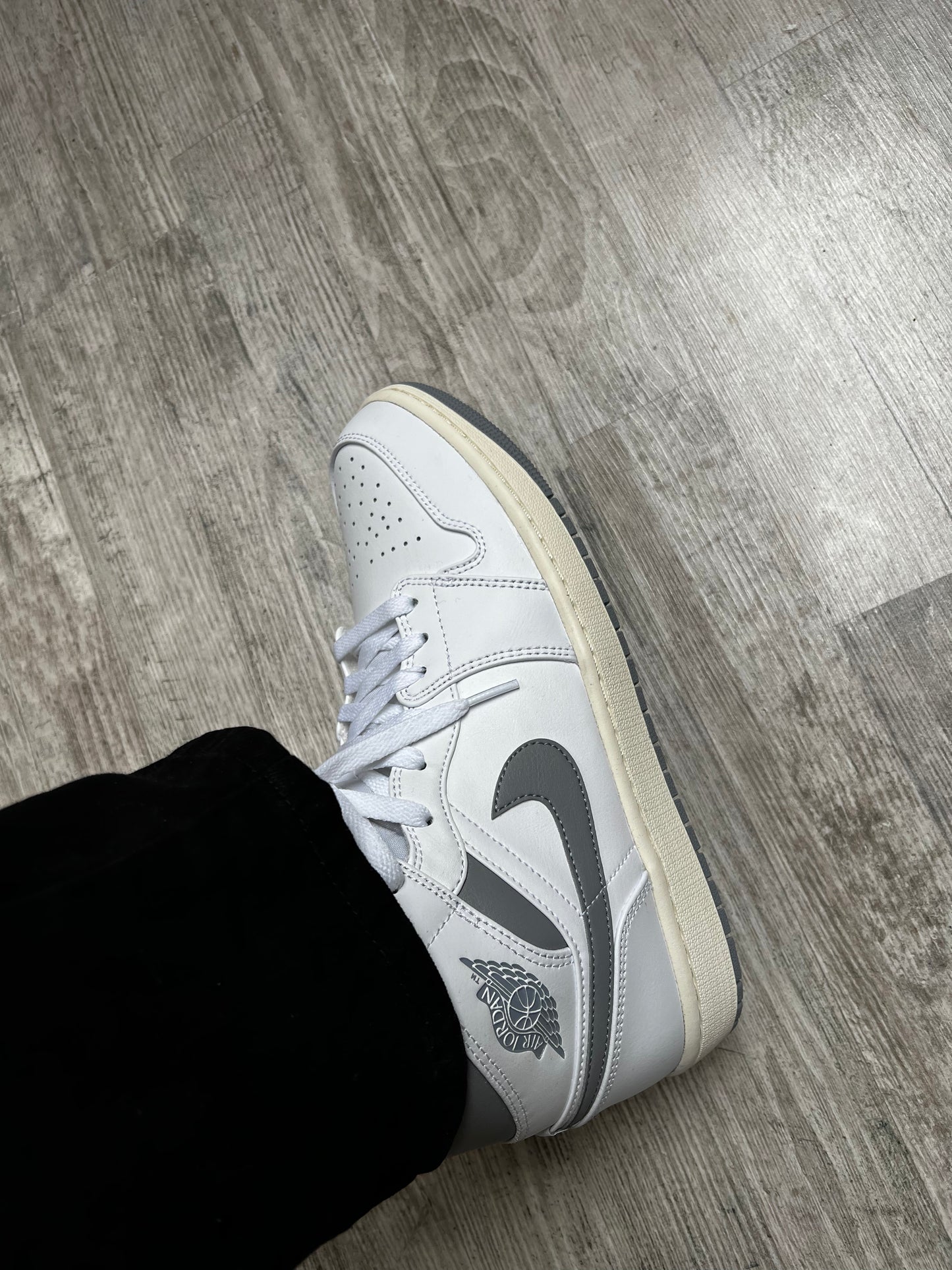 Air Jordan 1 Mid Vintage Grey - Prism Hype Jordan 1 Mid Air Jordan 1 Mid Vintage Grey Jordan 1 mid